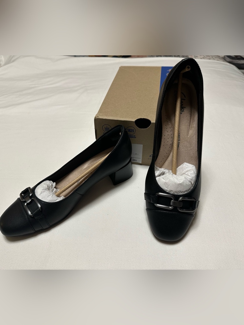 Clarks Iridessa Erin Black Leather Low Block Heel Dress Pumps with Metal Accent